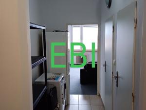 Pronájem bytu 1+kk, Praha, Batelovská, 27 m2