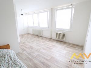 Pronájem bytu 1+kk, Hradec Králové, Akademika Heyrovského, 30 m2