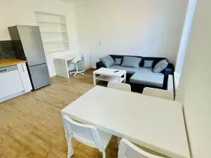 Pronájem bytu 2+kk, Jihlava, Farní, 43 m2