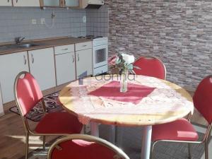 Pronájem bytu 2+kk, Praha, Na žertvách, 50 m2