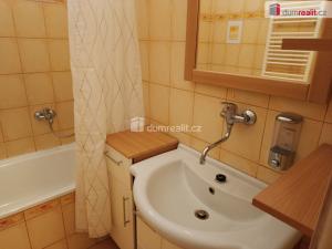 Pronájem bytu 3+1, Praha - Žižkov, Jeseniova, 85 m2