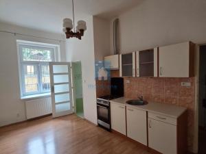 Pronájem bytu 1+1, Praha, Charkovská, 42 m2
