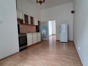 Pronájem bytu 1+1, Praha, Charkovská, 42 m2