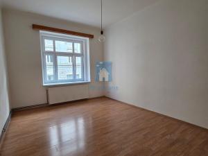 Pronájem bytu 1+1, Praha, Charkovská, 42 m2