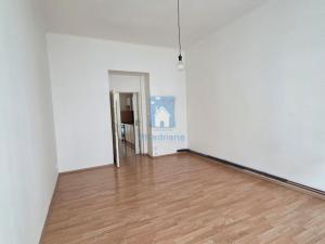 Pronájem bytu 1+1, Praha, Charkovská, 42 m2