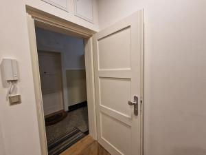 Prodej bytu 2+kk, Praha - Malá Strana, Hellichova, 57 m2