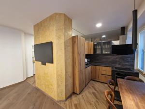 Prodej bytu 2+kk, Praha - Malá Strana, Hellichova, 57 m2