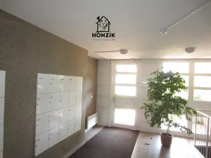 Pronájem bytu 2+kk, Praha - Jinonice, U kříže, 57 m2