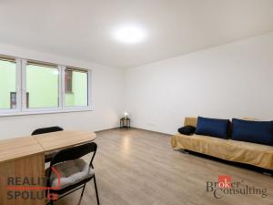 Pronájem bytu 1+kk, Plzeň - Jižní Předměstí, Na Jíkalce, 32 m2