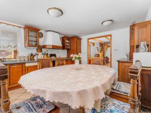 Prodej rodinného domu, Žďárec, 360 m2