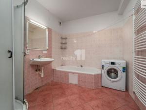 Prodej činžovního domu, Zlín - Louky, Růžová, 600 m2