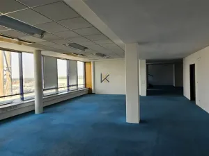 Pronájem kanceláře, Nupaky, okres praha-východ, 322 m2