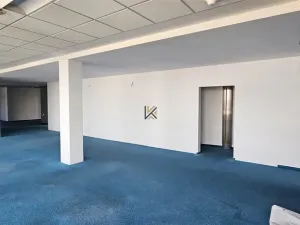 Pronájem kanceláře, Nupaky, okres praha-východ, 322 m2