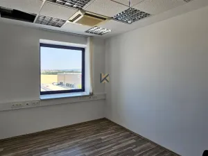 Pronájem kanceláře, Nupaky, okres praha-východ, 555 m2
