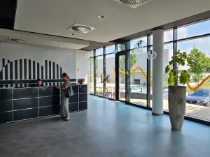 Pronájem kanceláře, Nupaky, okres praha-východ, 555 m2