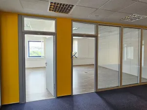 Pronájem kanceláře, Nupaky, okres praha-východ, 555 m2