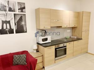 Pronájem bytu 3+kk, Praha, Táboritská, 71 m2