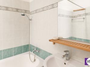 Prodej bytu 2+kk, Praha, Šumberova, 54 m2