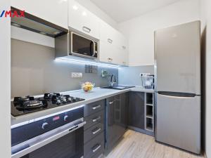 Prodej bytu 3+1, Karlovy Vary - Rybáře, Chomutovská, 60 m2