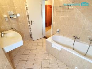 Pronájem bytu 4+1, Plzeň, Zbrojnická, 110 m2