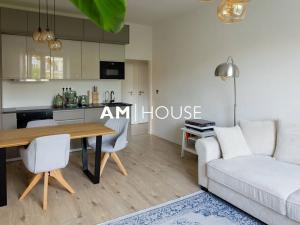 Pronájem bytu 2+kk, Praha - Holešovice, Osadní, 62 m2