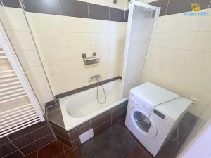 Pronájem bytu 3+1, Praha - Nové Město, Štěpánská, 89 m2