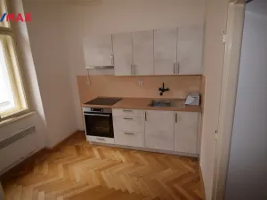 Pronájem bytu 1+1, Písek - Vnitřní Město, Chelčického, 31 m2