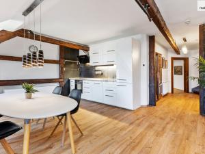 Prodej bytu 3+kk, Chrastava, náměstí 1. máje, 156 m2