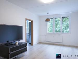 Prodej bytu 2+1, Praha - Kamýk, Zárubova, 61 m2