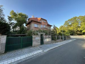 Pronájem bytu 5+kk, Praha - Bubeneč, Vietnamská, 138 m2