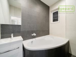 Prodej bytu 2+1, Hradec Králové, Buzulucká, 75 m2