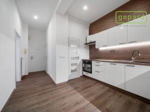 Prodej bytu 2+1, Hradec Králové, Buzulucká, 75 m2