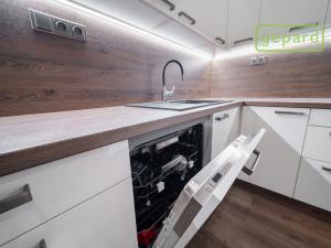 Prodej bytu 2+1, Hradec Králové, Buzulucká, 75 m2