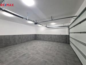 Pronájem bytu 3+1, Praha - Braník, Branická, 186 m2