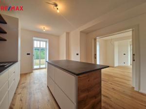 Pronájem bytu 3+1, Praha - Braník, Branická, 192 m2