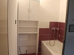 Pronájem bytu 2+1, Kynšperk nad Ohří, náměstí SNP, 55 m2