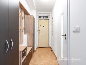 Pronájem bytu 2+kk, Praha - Záběhlice, Choceradská, 55 m2
