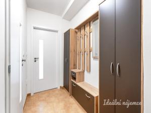 Pronájem bytu 2+kk, Praha - Záběhlice, Choceradská, 55 m2