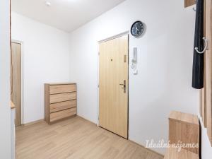 Pronájem bytu 2+1, Praha - Kamýk, Vnoučkova, 59 m2