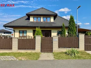 Prodej rodinného domu, Křenice, K Aleji, 166 m2