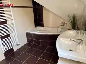 Prodej rodinného domu, Křenice, K Aleji, 166 m2