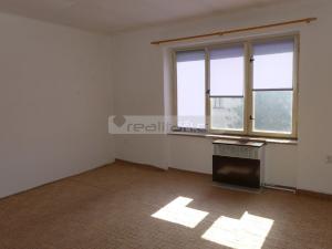 Prodej bytu 2+1, Plzeň - Doubravka, Železničářská, 63 m2