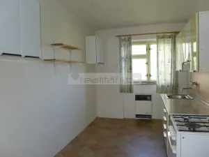 Prodej bytu 2+1, Plzeň - Doubravka, Železničářská, 70 m2