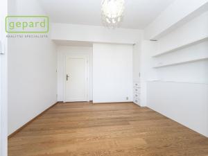 Pronájem bytu 2+kk, Praha - Žižkov, Biskupcova, 37 m2