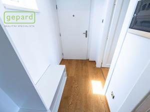 Pronájem bytu 2+kk, Praha - Žižkov, Biskupcova, 37 m2