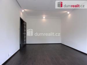 Pronájem bytu 2+1, Karlovy Vary, Charkovská, 48 m2