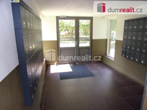 Pronájem bytu 2+1, Karlovy Vary, Charkovská, 48 m2