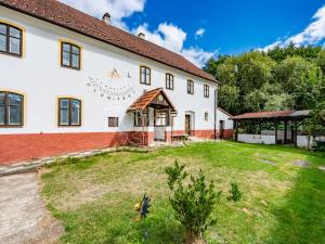 Prodej vícegeneračního domu, Žandov - Radeč, 250 m2