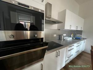 Pronájem bytu 2+1, Praha - Nové Město, Spálená, 73 m2