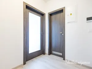Pronájem bytu 1+kk, Praha - Kbely, Sedlářova, 34 m2